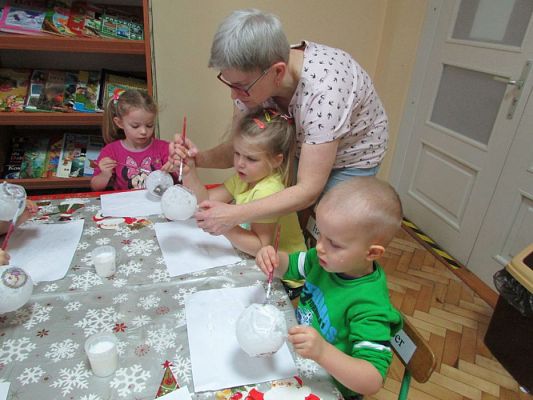 Grafika #70: 09.12.2016 Warsztaty bombkowe w gr. II i III