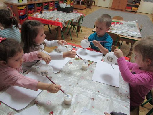 Grafika #73: 09.12.2016 Warsztaty bombkowe w gr. II i III