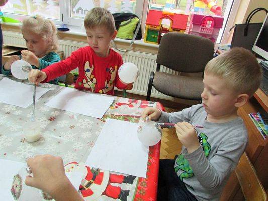 Grafika #74: 09.12.2016 Warsztaty bombkowe w gr. II i III