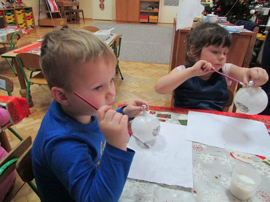 Grafika #77: 09.12.2016 Warsztaty bombkowe w gr. II i III