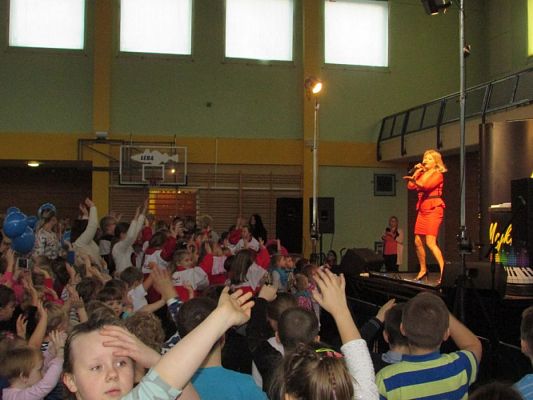 Grafika #17: 01.12.2016 Koncert Majki Jeżowskiej w Łebie