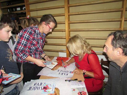 Grafika #37: 01.12.2016 Koncert Majki Jeżowskiej w Łebie