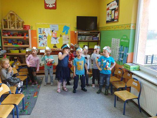 Grafika #3: 24.11.2016 "Dzieciństwo bez próchnicy- jak dbać o ząbki" - zajęcia edukacyjne w grupie II