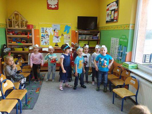 Grafika #4: 24.11.2016 "Dzieciństwo bez próchnicy- jak dbać o ząbki" - zajęcia edukacyjne w grupie II