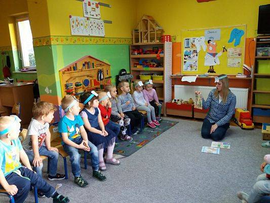 Grafika #7: 24.11.2016 "Dzieciństwo bez próchnicy- jak dbać o ząbki" - zajęcia edukacyjne w grupie II