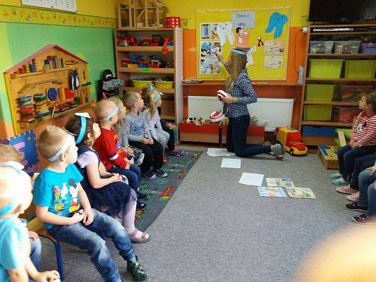 Grafika #9: 24.11.2016 "Dzieciństwo bez próchnicy- jak dbać o ząbki" - zajęcia edukacyjne w grupie II