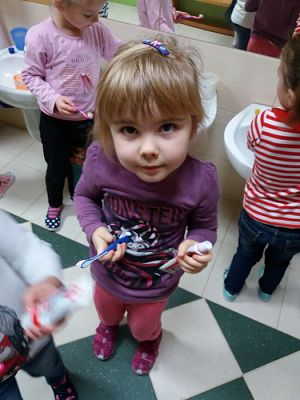 Grafika #12: 24.11.2016 "Dzieciństwo bez próchnicy- jak dbać o ząbki" - zajęcia edukacyjne w grupie II