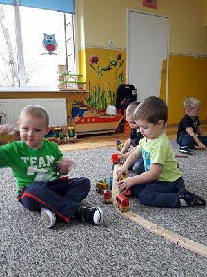 Grafika #6: 17.11.2016 Zabawy w grupie Maluszków