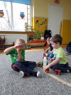 Grafika #9: 17.11.2016 Zabawy w grupie Maluszków