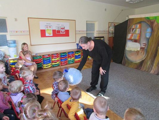 Grafika #7: 10.11.2016 Przedstawienie pt. "Sówka mądra główka"