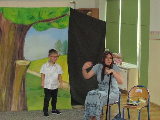 Grafika #27: 10.11.2016 Przedstawienie pt. "Sówka mądra główka"