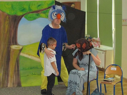 Grafika #28: 10.11.2016 Przedstawienie pt. "Sówka mądra główka"