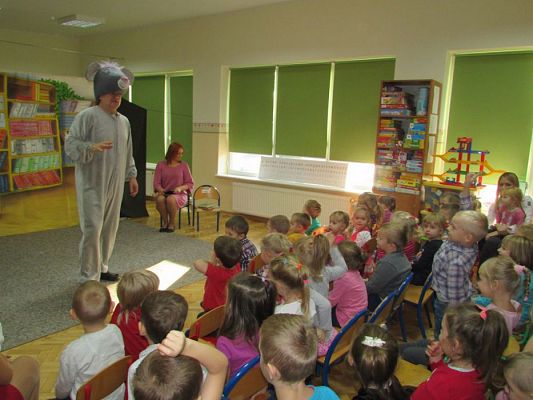 Grafika #38: 10.11.2016 Przedstawienie pt. "Sówka mądra główka"