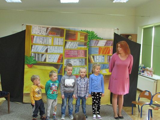 Grafika #40: 10.11.2016 Przedstawienie pt. "Sówka mądra główka"