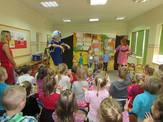 Grafika #44: 10.11.2016 Przedstawienie pt. "Sówka mądra główka"