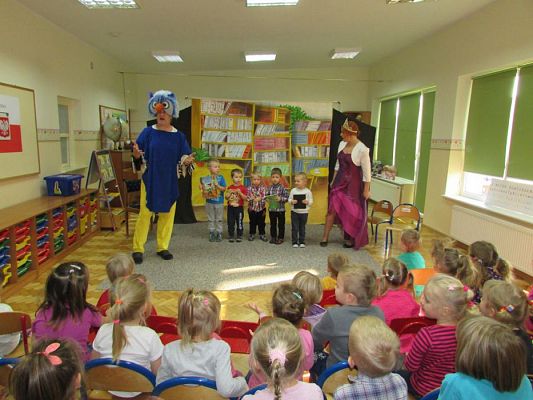 Grafika #48: 10.11.2016 Przedstawienie pt. "Sówka mądra główka"