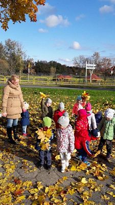 Grafika #4: Jesienny spacer "Maluchów"