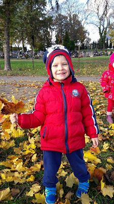 Grafika #12: Jesienny spacer "Maluchów"