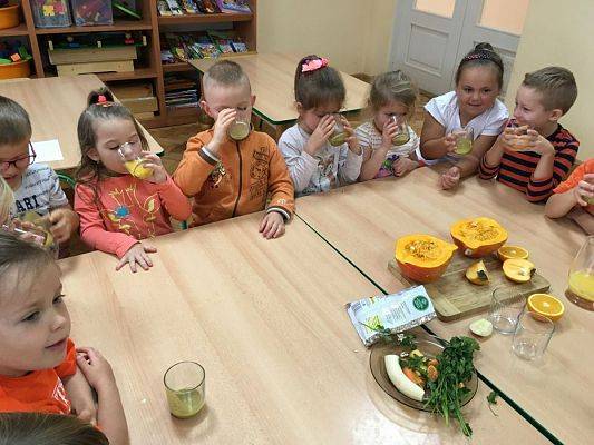 Grafika #2: 11.10.2016 Kolorowy Dzień Warzyw i Owoców gr.III