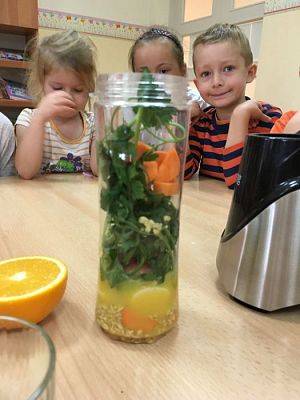 Grafika #22: 11.10.2016 Kolorowy Dzień Warzyw i Owoców gr.III