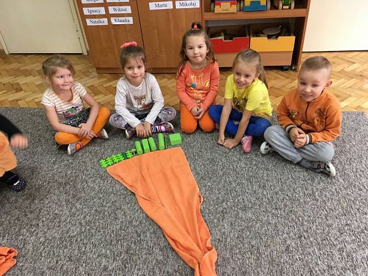 Grafika #28: 11.10.2016 Kolorowy Dzień Warzyw i Owoców gr.III