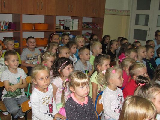 Grafika #5: 03.10.2016 Przedstawienie pt."Zło tańcem zwyciężaj"