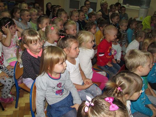 Grafika #7: 03.10.2016 Przedstawienie pt."Zło tańcem zwyciężaj"