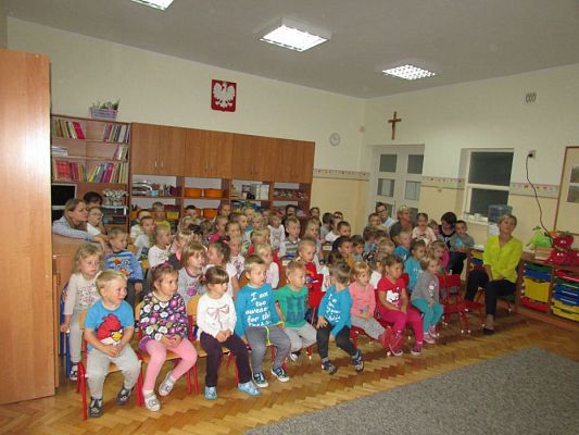 Grafika #18: 03.10.2016 Przedstawienie pt."Zło tańcem zwyciężaj"