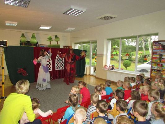 Grafika #44: 03.10.2016 Przedstawienie pt."Zło tańcem zwyciężaj"