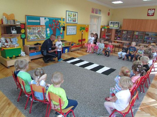 Grafika #3: 15.09.2016 Spotkanie z policjantem