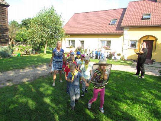 Grafika #19: 09.09.2016 Wycieczka do pasieki