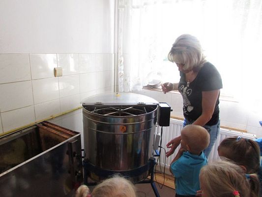 Grafika #39: 09.09.2016 Wycieczka do pasieki