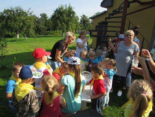 Grafika #69: 09.09.2016 Wycieczka do pasieki
