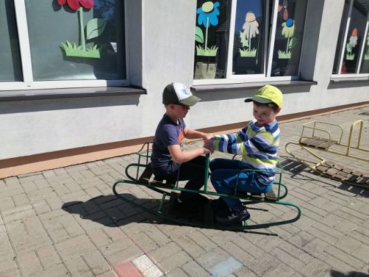 Grafika #0: 29.05.2020 Zabawy w ogrodzie przedszkolnym