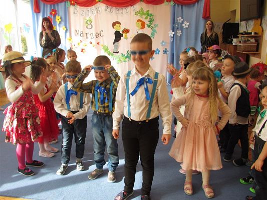 Grafika #17: 09.03.2020 Dzień Kobiet w naszym przedszkolu cz. II