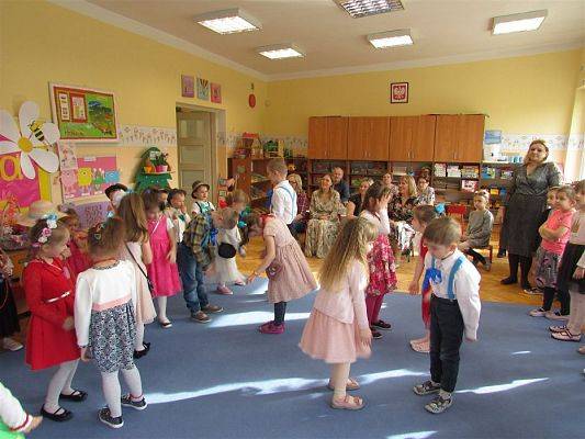 Grafika #23: 09.03.2020 Dzień Kobiet w naszym przedszkolu cz. II