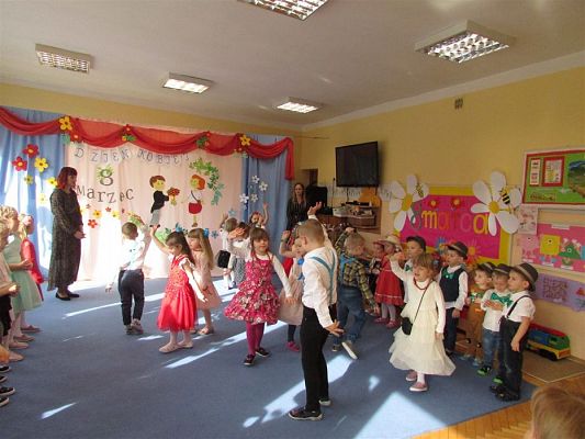 Grafika #29: 09.03.2020 Dzień Kobiet w naszym przedszkolu cz. II