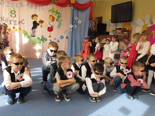 Grafika #37: 09.03.2020 Dzień Kobiet w naszym przedszkolu cz. II