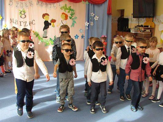 Grafika #40: 09.03.2020 Dzień Kobiet w naszym przedszkolu cz. II