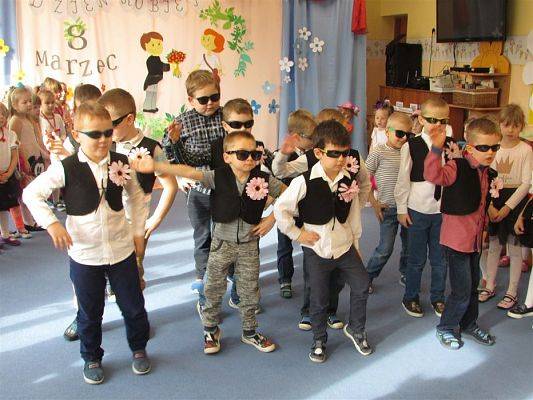 Grafika #41: 09.03.2020 Dzień Kobiet w naszym przedszkolu cz. II