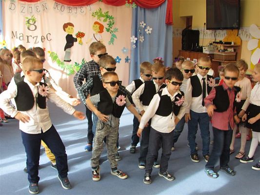 Grafika #42: 09.03.2020 Dzień Kobiet w naszym przedszkolu cz. II