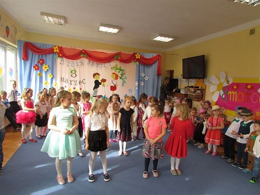 Grafika #49: 09.03.2020 Dzień Kobiet w naszym przedszkolu cz. II