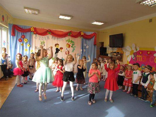 Grafika #54: 09.03.2020 Dzień Kobiet w naszym przedszkolu cz. II