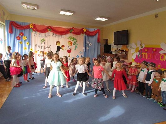 Grafika #56: 09.03.2020 Dzień Kobiet w naszym przedszkolu cz. II