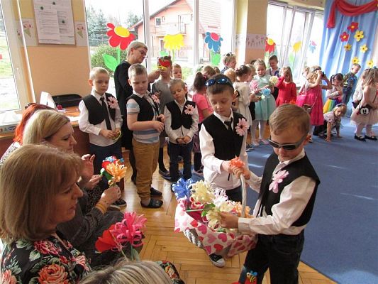 Grafika #60: 09.03.2020 Dzień Kobiet w naszym przedszkolu cz. II