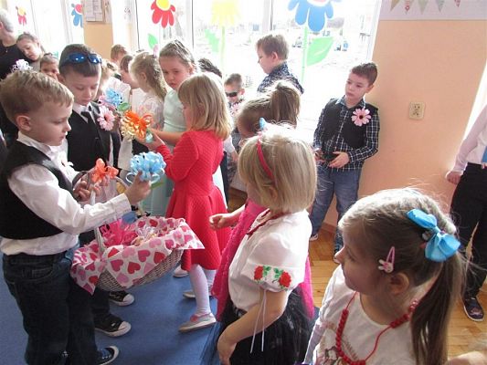 Grafika #64: 09.03.2020 Dzień Kobiet w naszym przedszkolu cz. II