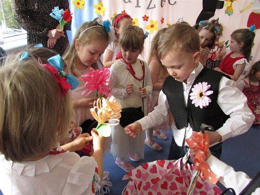 Grafika #66: 09.03.2020 Dzień Kobiet w naszym przedszkolu cz. II