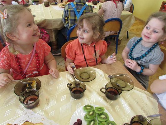 Grafika #74: 09.03.2020 Dzień Kobiet w naszym przedszkolu cz. II