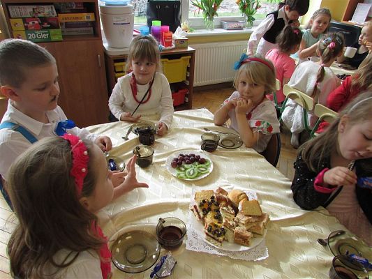 Grafika #77: 09.03.2020 Dzień Kobiet w naszym przedszkolu cz. II