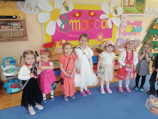 Grafika #17: 09.03.2020 Dzień Kobiet w naszym przedszkolu cz.I